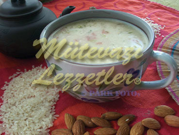 Badamlı Düyü Çorbası