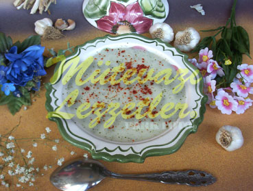 Sarımsaqlı Düyü Çorbası