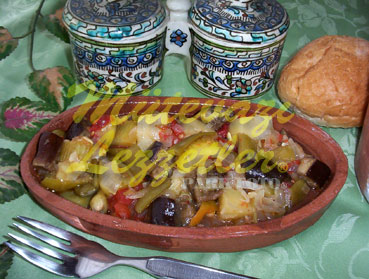 Türlü Güvəçi